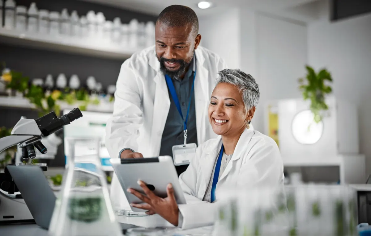 Medical researchers using advanced technology to develop innovative stem cell therapy treatments available in Annandale, VA.